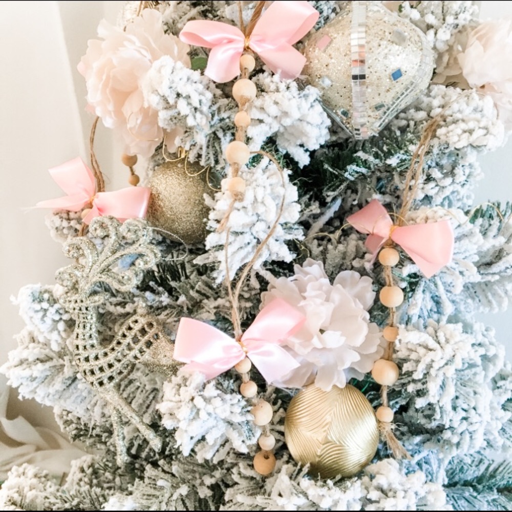 Set of Beaded Bow Ornaments